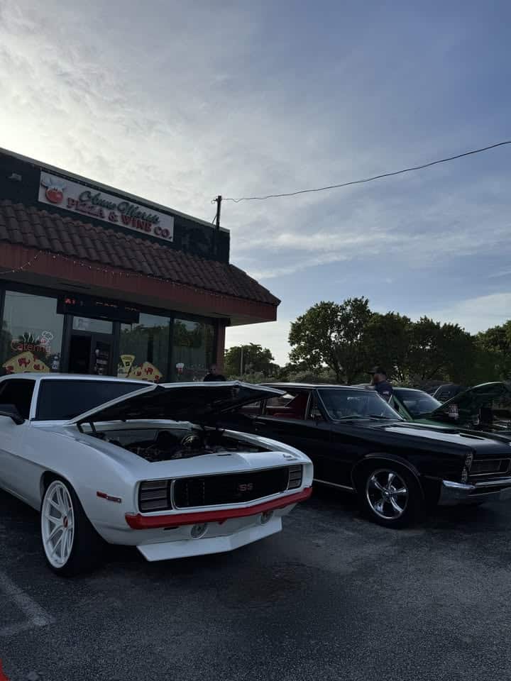 Sundaze Classic Car Show event at 2313 N Federal Hwy in Pompano Beach, FL on January 12, 2025