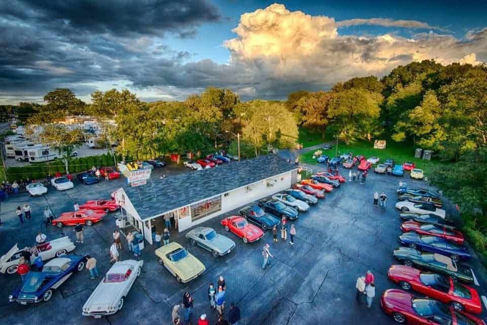 Hank's Dairy Bar Car Cruise on the Lawn