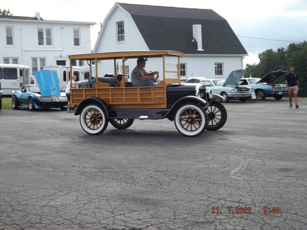 D-R Services Car & Truck Show event at D-R Services in Ashland, OH on July 31, 2026
