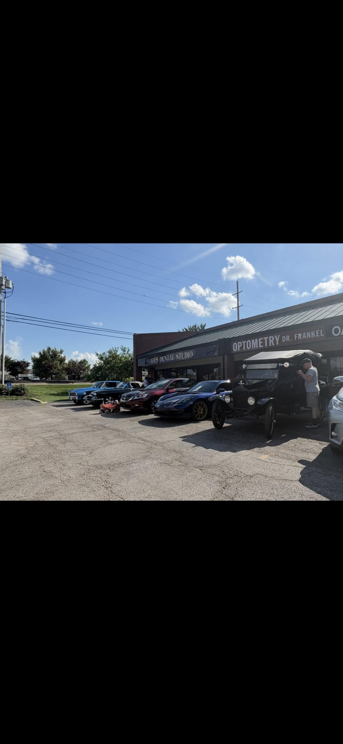 Pegah's 87th Cruise-In Night event at Pegah's Restaurant in Lenexa, KS on August 2, 2026