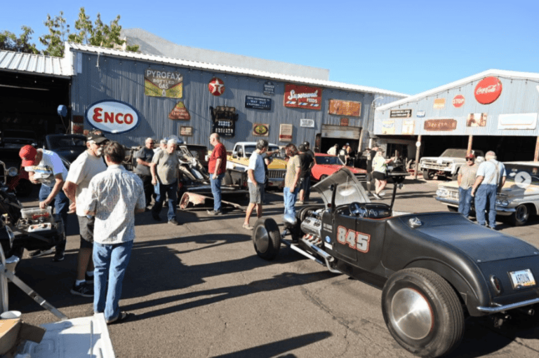 Vintage Parts of Arizona – Second Saturday car show in Phoenix, AZ