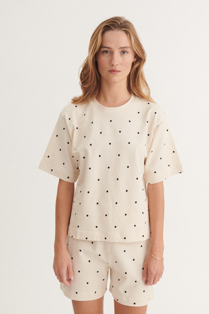 Anneli Oversized Tee – Birch/Black   – 100% Cotton (Organic GOTS) – T-shirts