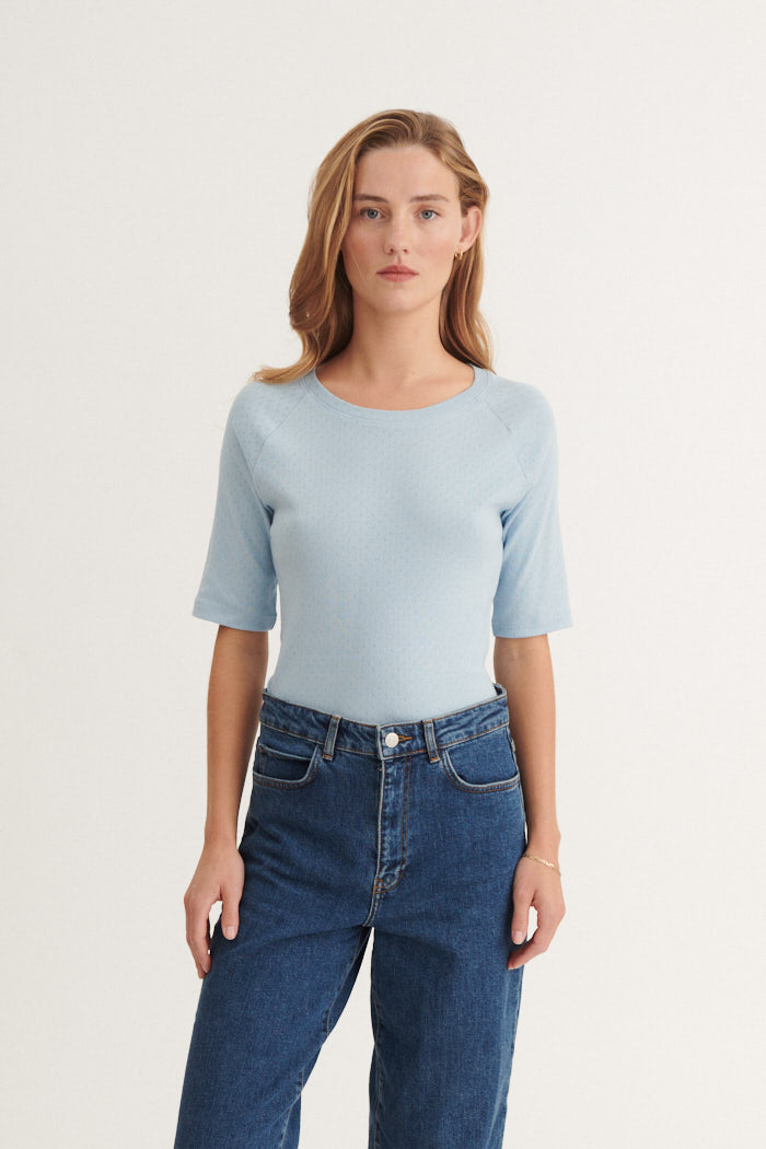 Arense Tee – Cashmere Blue   – 100% Cotton (Organic GOTS) – T-shirts