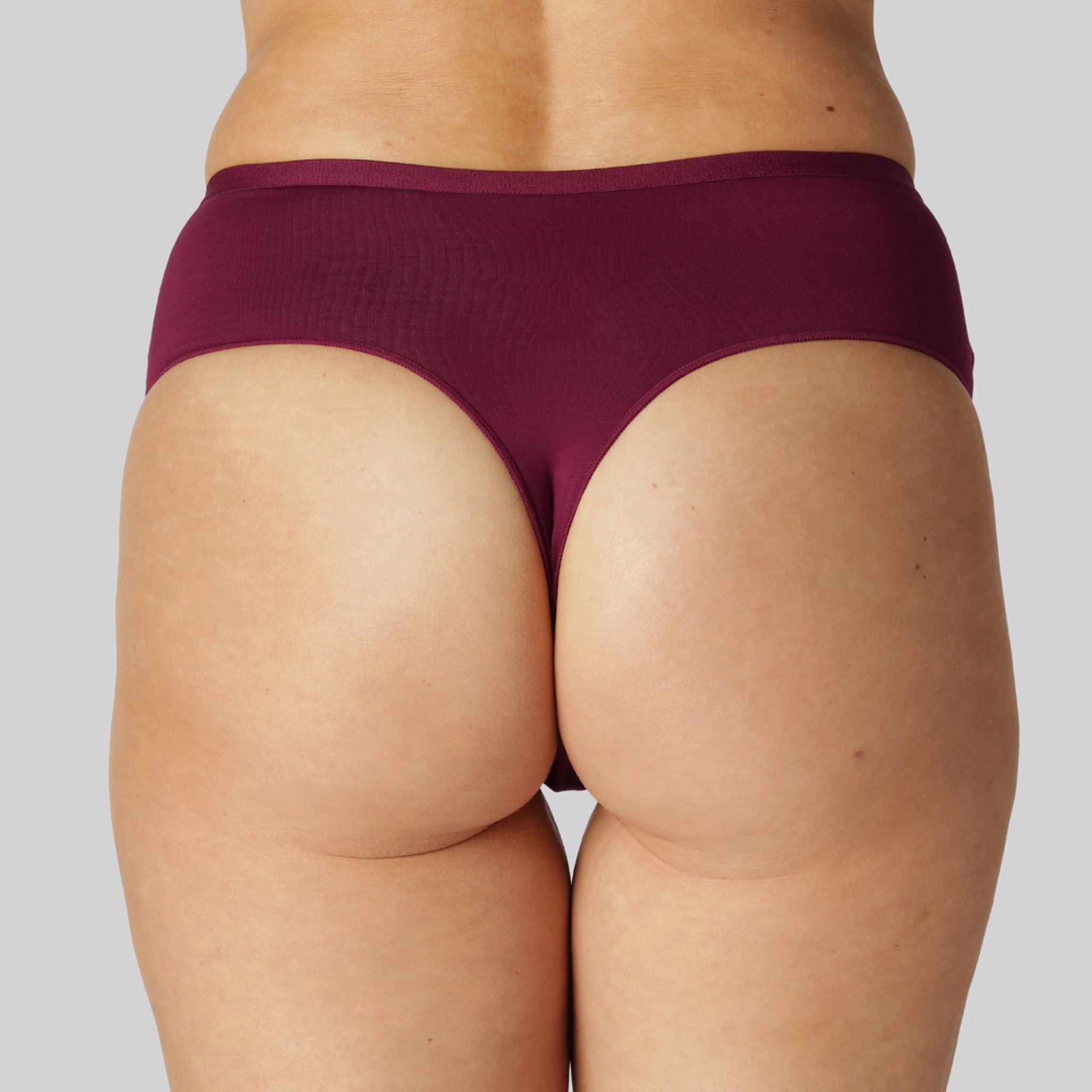 Bambus højtaljet g-streng trusse i bordeaux til damer Bambus højtaljet g-streng trusse i bordeaux til damer