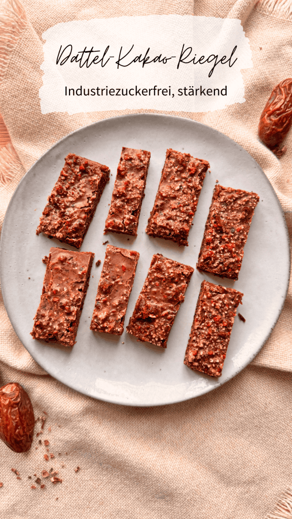 Dattel-Carob-Riegel ohne Zucker, nährender Snack nach TCM mit Datteln, Carob und Nüssen