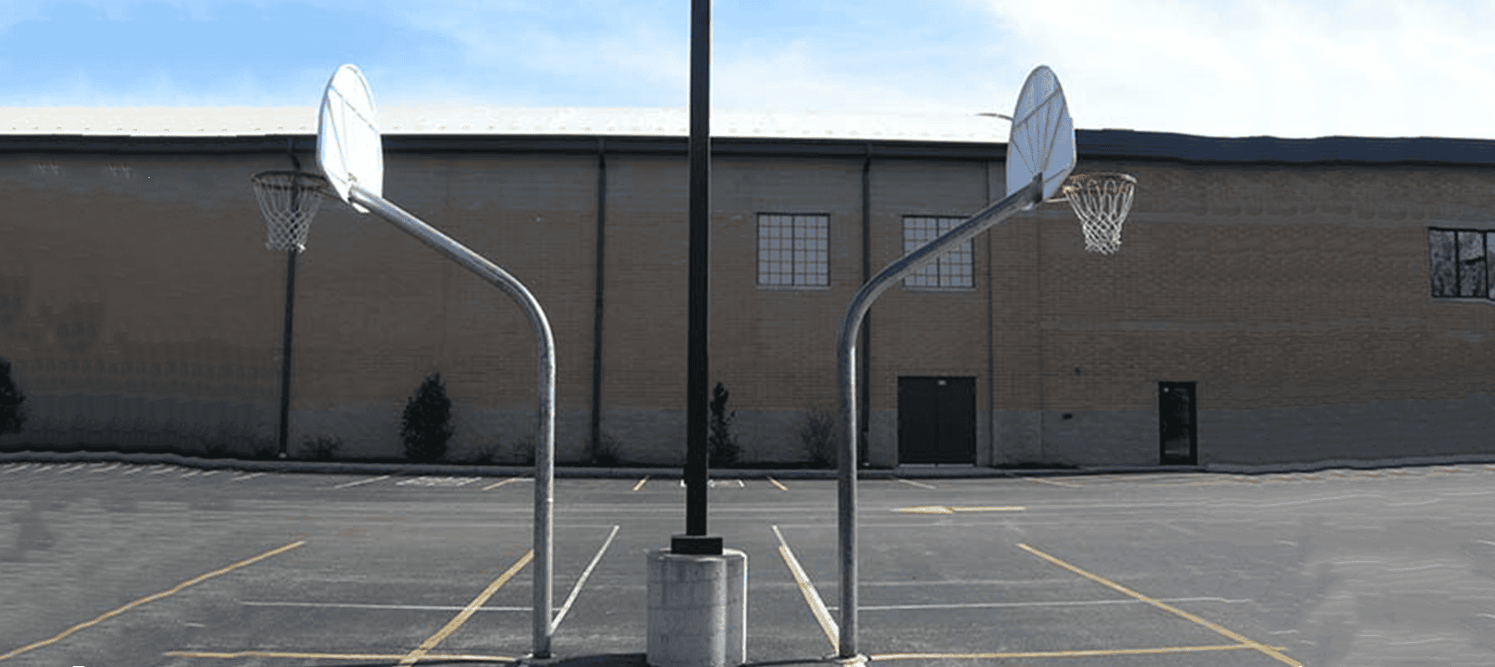 kg460_galvanized_gooseneck_basketball-poles – Product Image