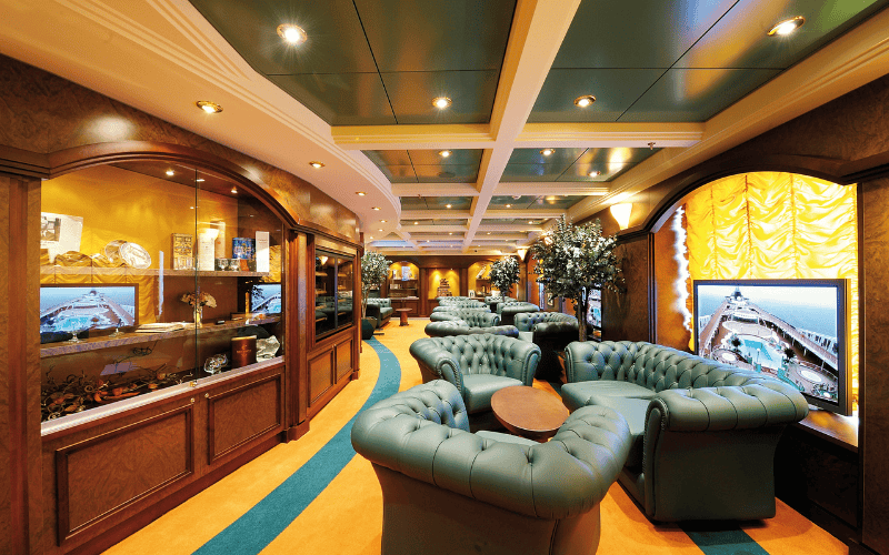 MSC Poesia Nordeuropa-Metropolen Kreuzfahrt ab Hamburg Lounge