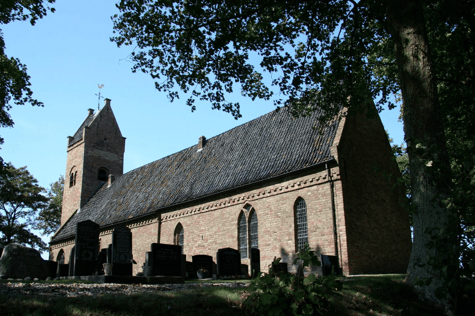 Feinsum / Finkum, Sint-Vitus Kerk