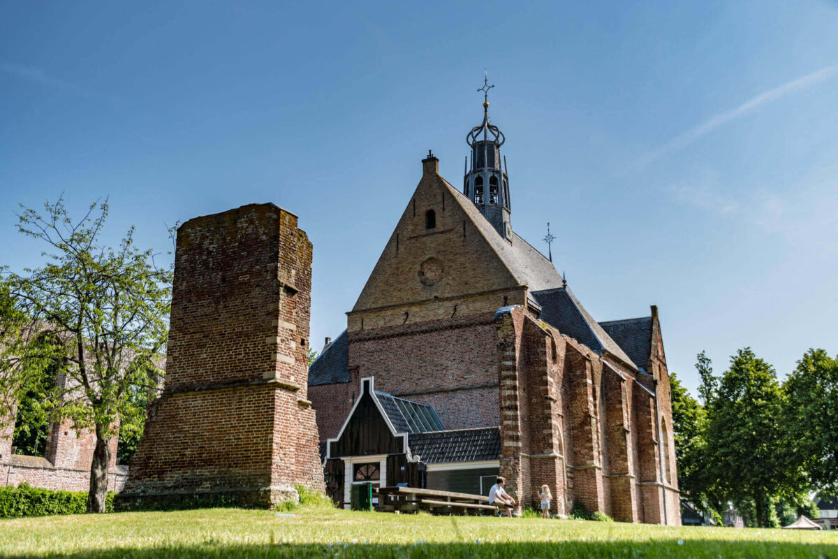 Bergen, Ruïnekerk