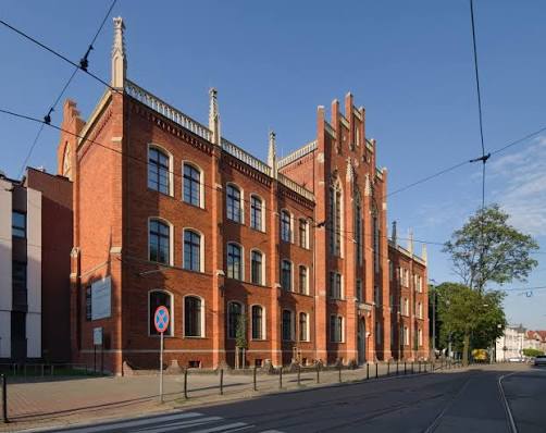 Bytom, Ogólnokształcąca Szkoła Muzyczna I i II stopnia im. Fryderyka Chopina, Poland