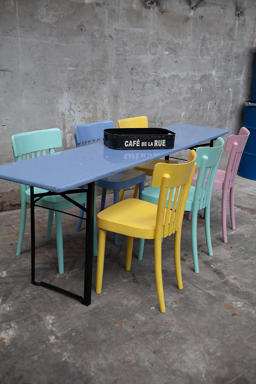 Gekleurde vintage stoelen - Afbeelding 6