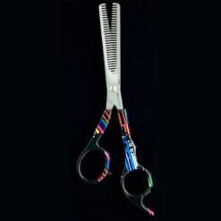 Tijeras profesionales para peluquería con diseño colorido y hojas de alta precisión.
