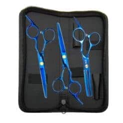 Conjunto de tijeras profesionales en estuche negro para peluquería.