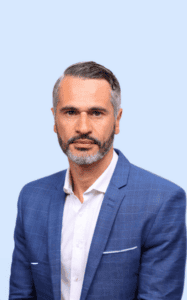 Hamed  Directeur administratif et financier