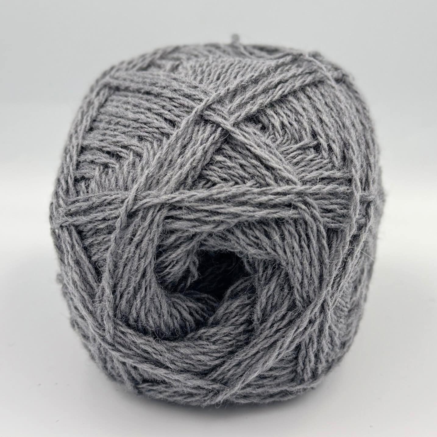Tora New Zealandsk Uld (100 g) Grå Tora New Zealandsk Uld (100 g) Grå