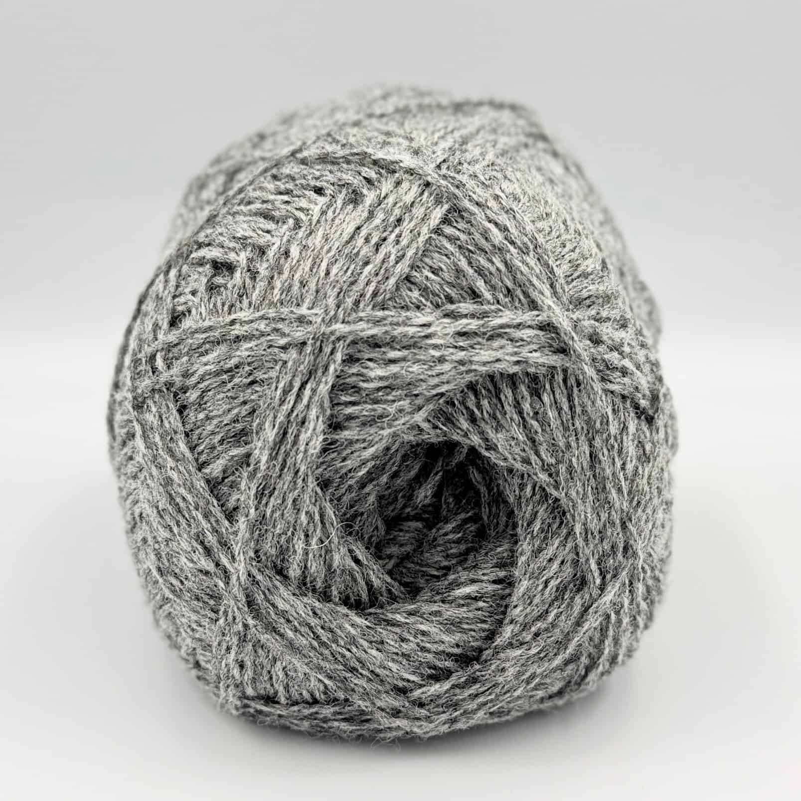 Zora New Zealandsk Uld 7/2 (100 g) Grå Zora New Zealandsk Uld 7/2 (100 g) Grå