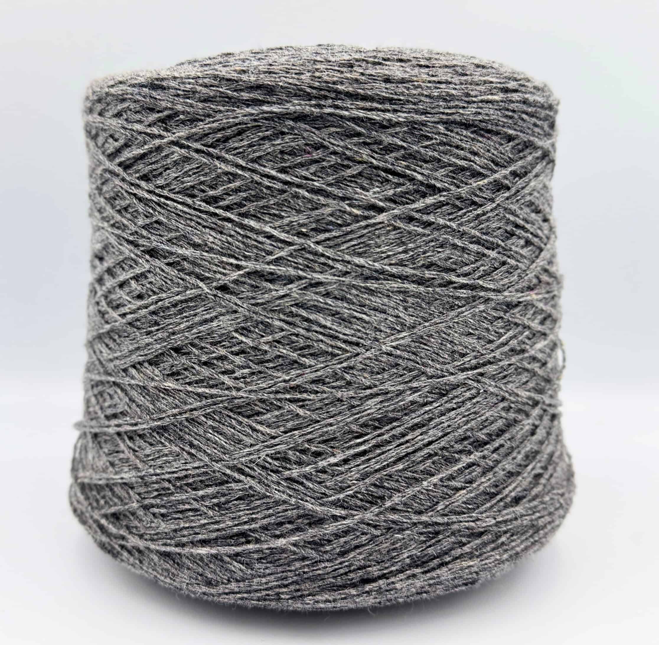 November 2025 Tekstilfibergarn – Grå 350 g November 2025 Tekstilfibergarn – Grå 350 g