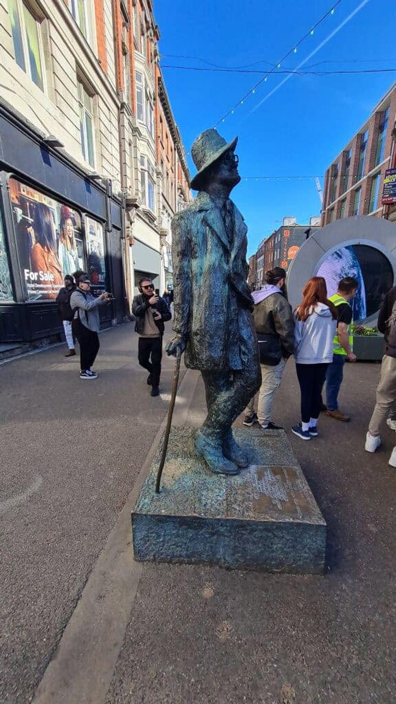 Estatua de James Joyce en Dublín