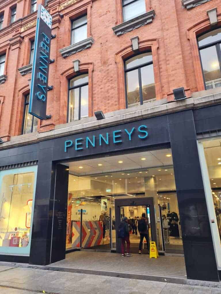 Calle Henry Street de Dublin - Tienda Penneys - Primark