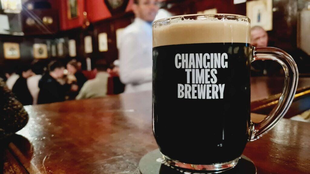 cerveza stout de la marca changing times brewery
