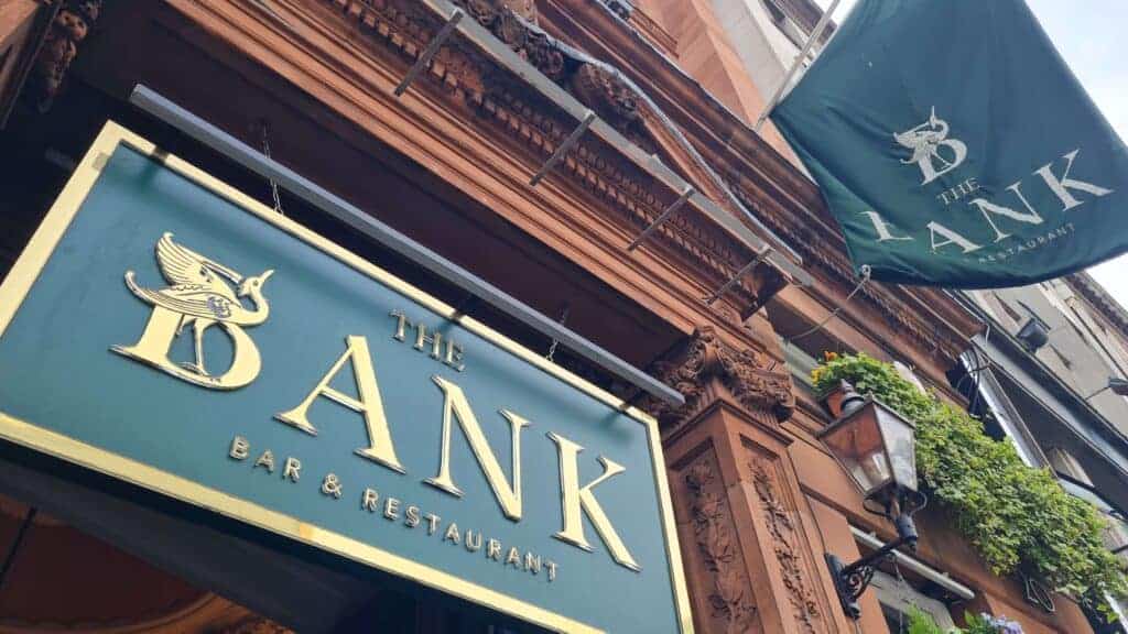 the-bank-pub-cartel -exterior-dublin-holairlanda.com (2)
