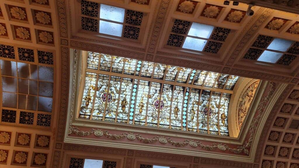 decorado del Interior del restaurante y pub The Bank en Dublin