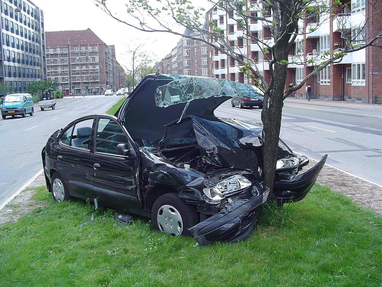 Inspecting vehicle impact points and photographing bumper collision damage
