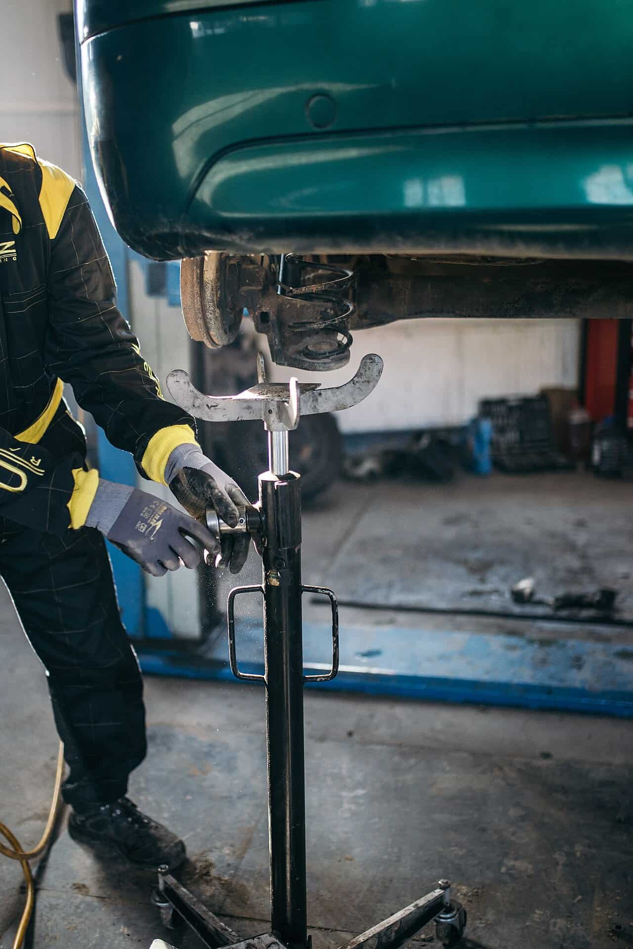 How to complain about a car repair shop by documenting vehicle inspection and diagnostic work