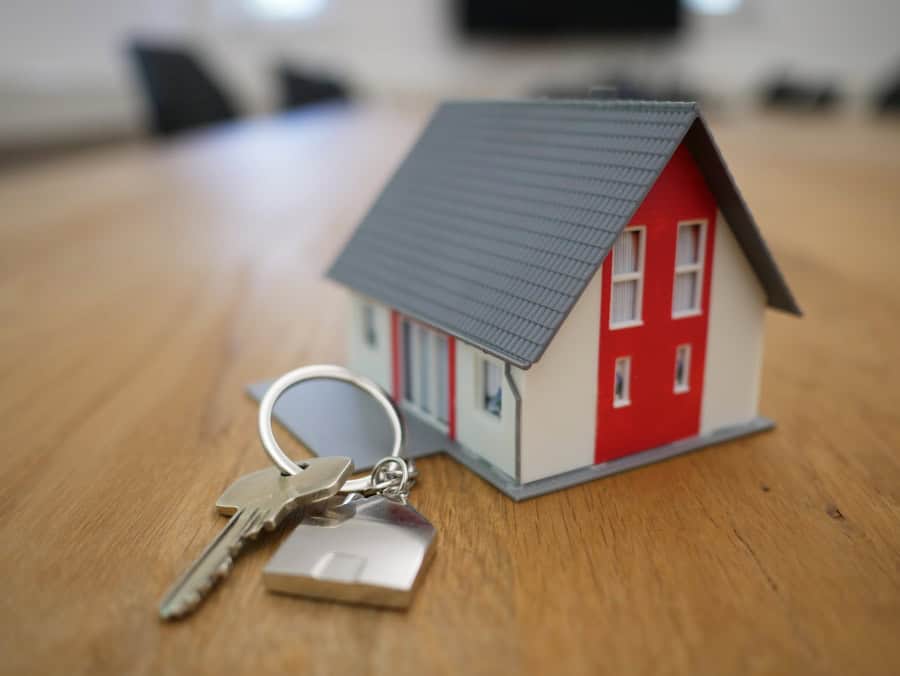 Consumer browsing a fraudulently duplicated apartment rental listing online