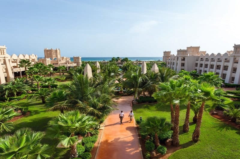 Clubhotel RIU Touareg Boa Vista Kap Verden Pauschalreise Angebot günstig buchen Außenanlage Garten-min