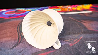 Hario V60 02 White Ceramic Dripper Set
