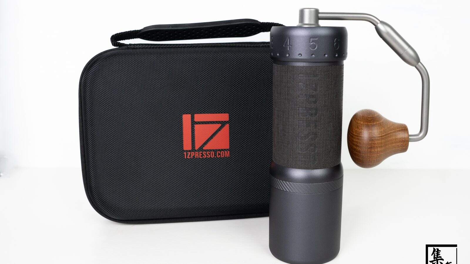 1Zpresso J Ultra Manual Coffee Grinder (One-Year Warranty)