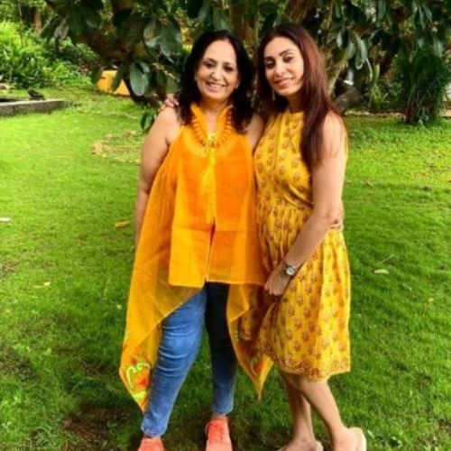Nakul Mehta Mother and Sister