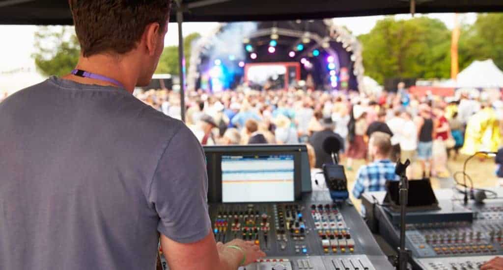 Best Digital Mixers for Live Sound 2023 [Tried & Tested]