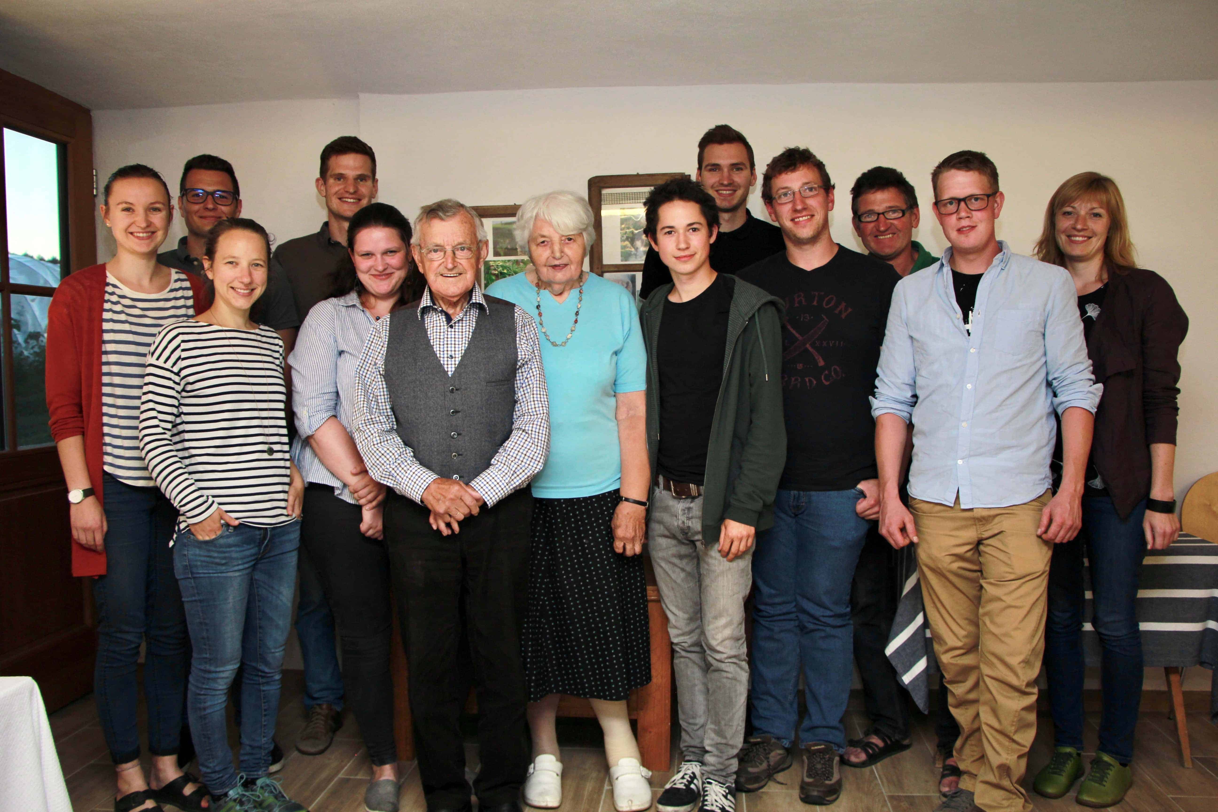 Die JungbäuerInnen der BIO AUSTRIA next generation mit den Bio-Pionieren Franz und Karoline Kappel.