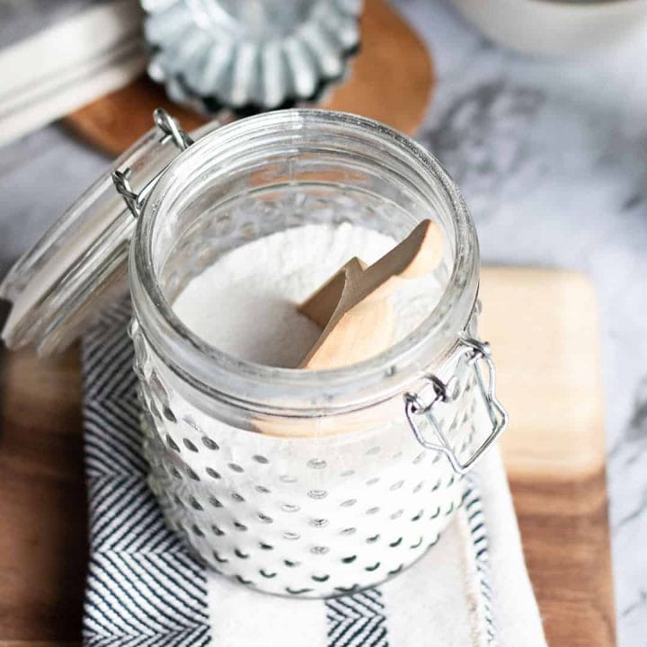 What’s not to love? This recipe for an all natural homemade dishwasher detergent is made from simple, non-toxic ingredients that will keep your dishes clean and sparkly.