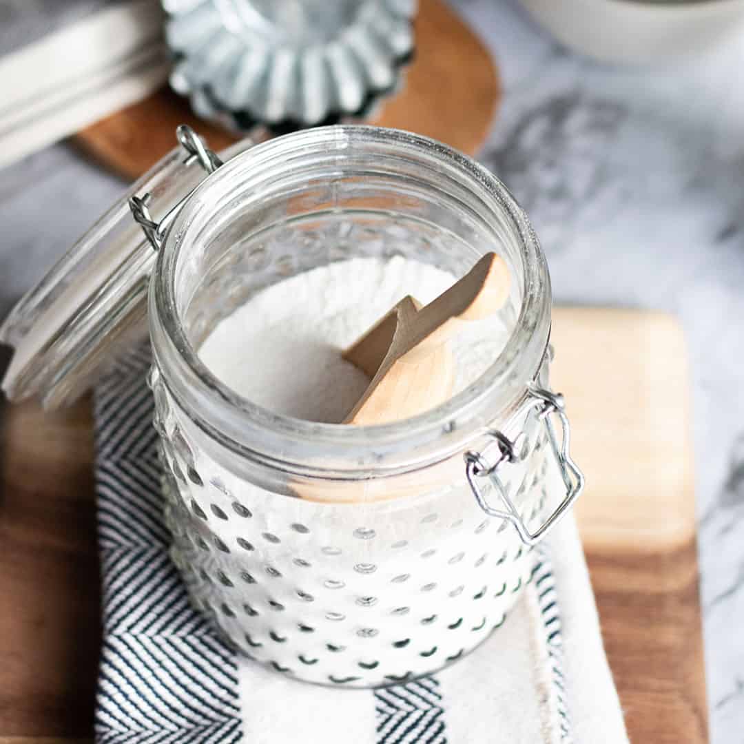 What’s not to love? This recipe for an all natural homemade dishwasher detergent is made from simple, non-toxic ingredients that will keep your dishes clean and sparkly.