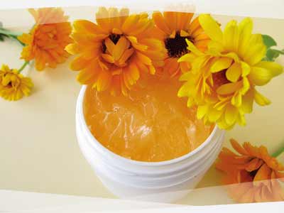 Naturkosmetik selber machen - 5 einfache Rezepte 4 Naturkosmetik_Ringelblumensalbe