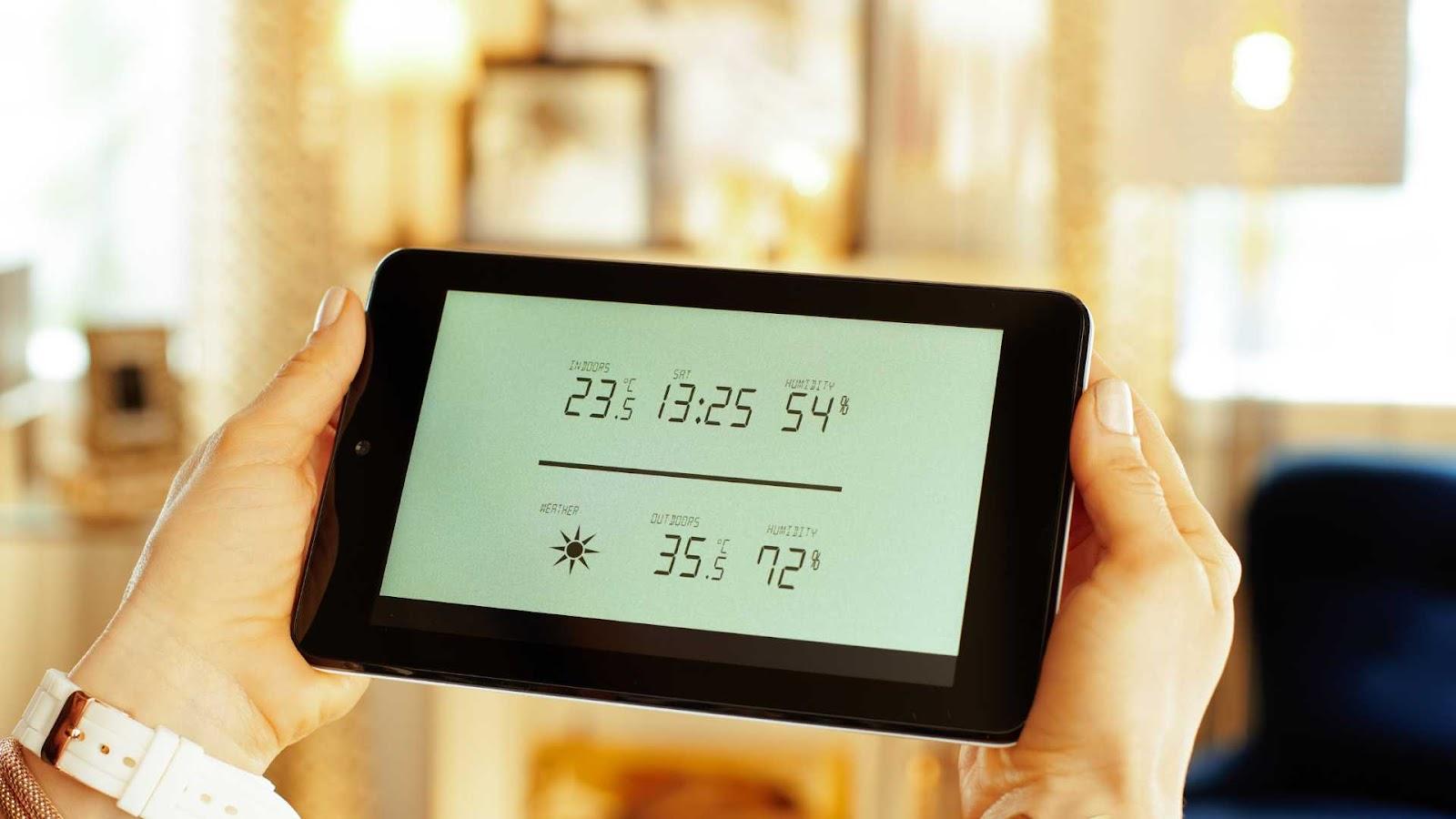 6 Best Weather Station For RV To Keep Your Travels On Track