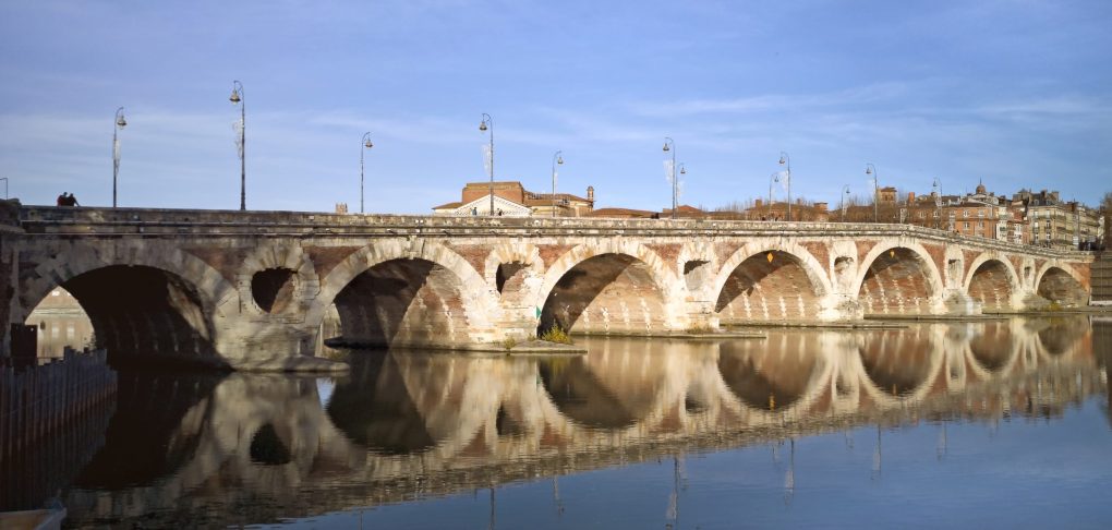 Le pont Neuf à Toulouse.jpg