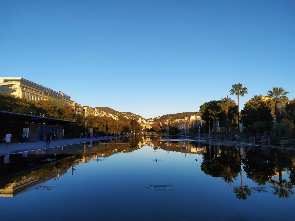 Nice miroir d'eau.jpg