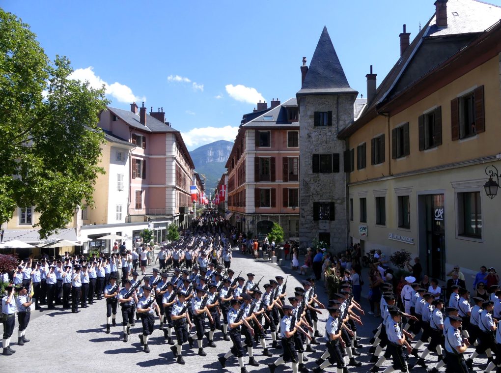 Passation 2018 du 13ème BCA à Chambéry (défilé) 3.JPG
