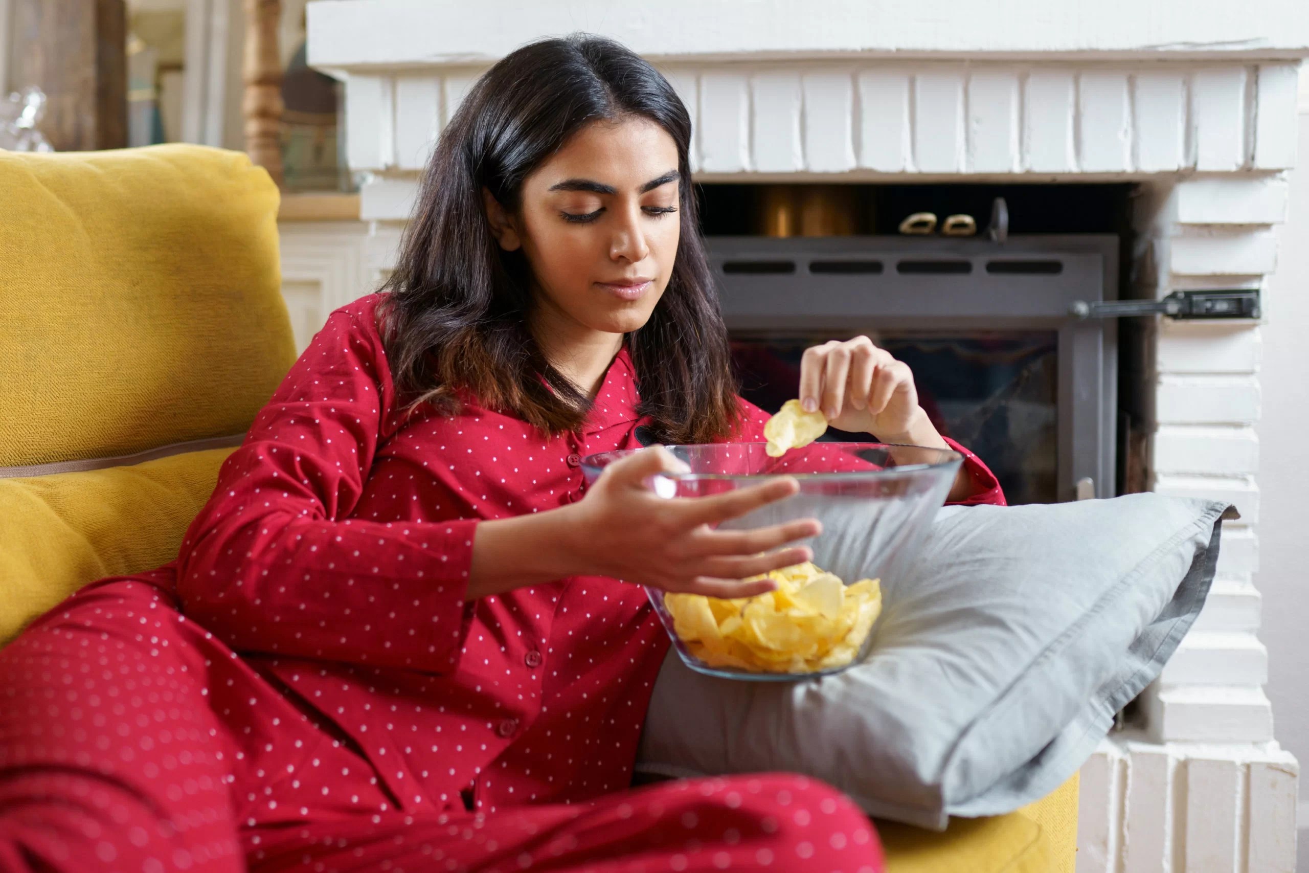 Snacking at Night Why You Do it and 10 Ways to Curb It