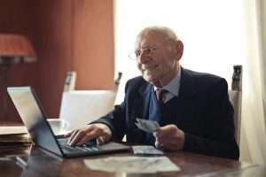 7 Tools to Help Older Adults Manage Finances