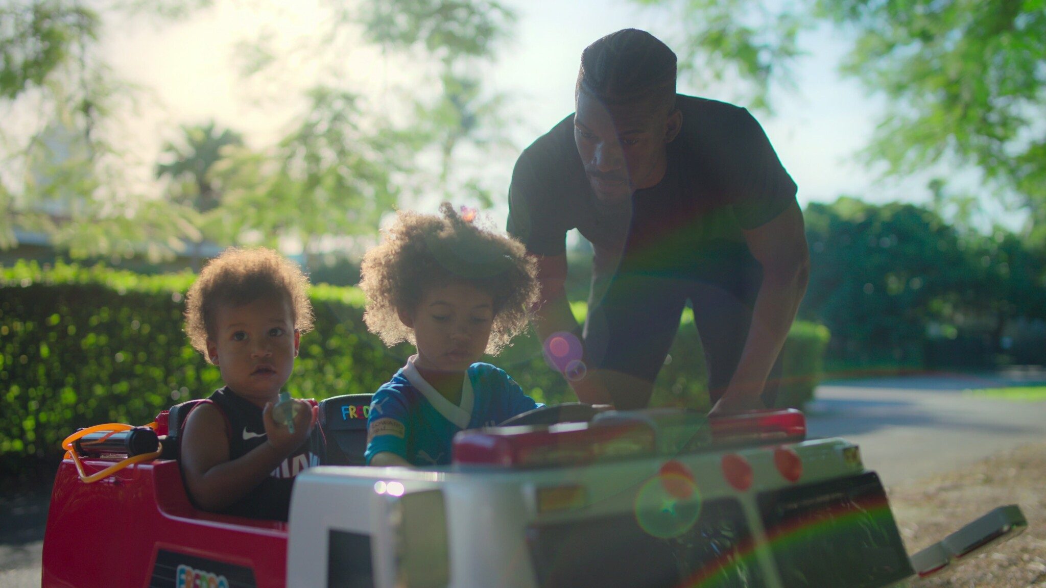 Jimmy Butler with his two kids.