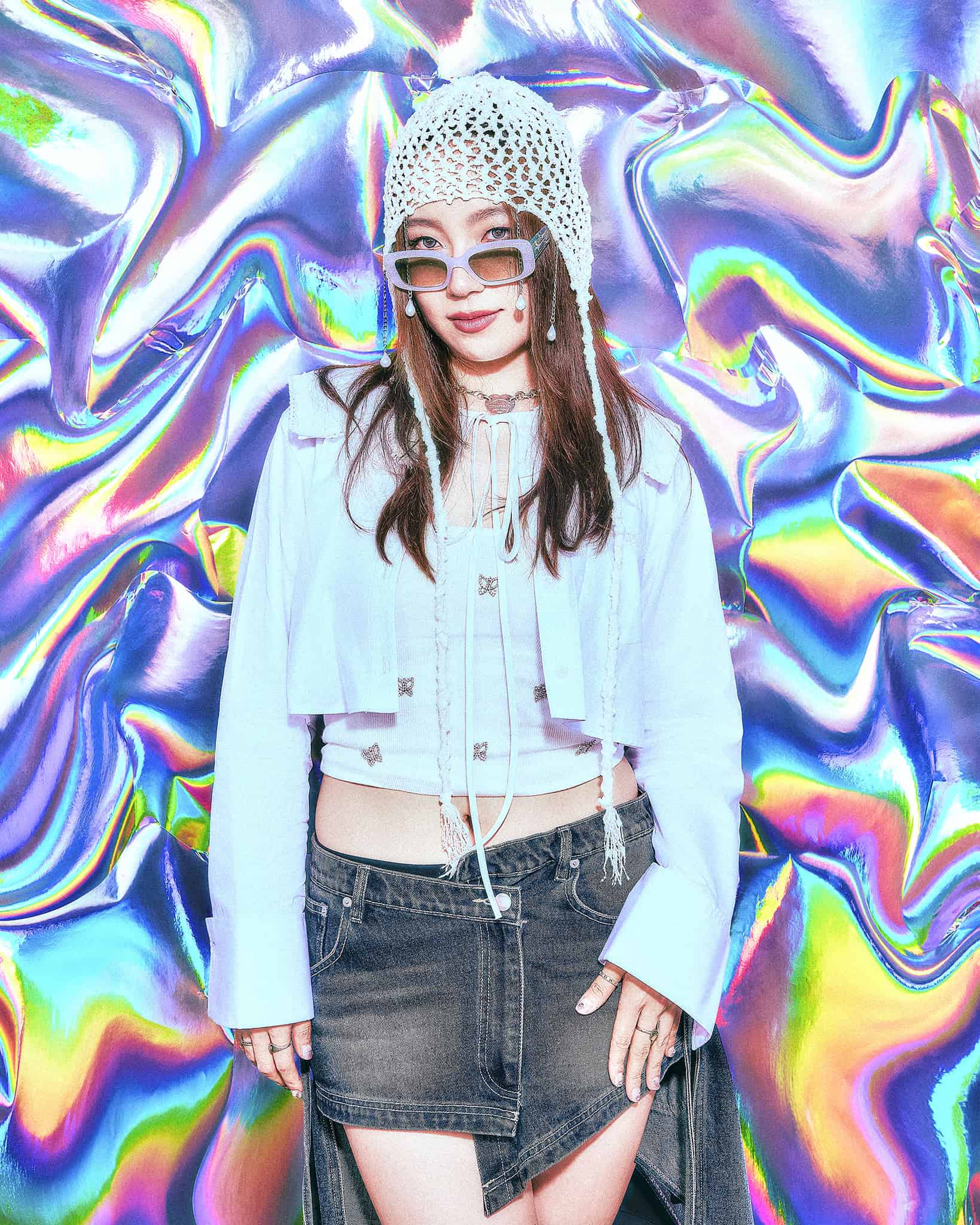 PIAO in front of an iridescent background.