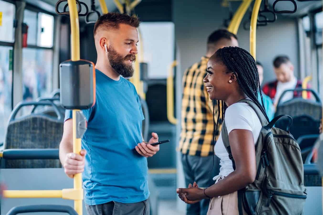 Les meilleures astuces pour engager une conversation avec une fille et créer une connexion