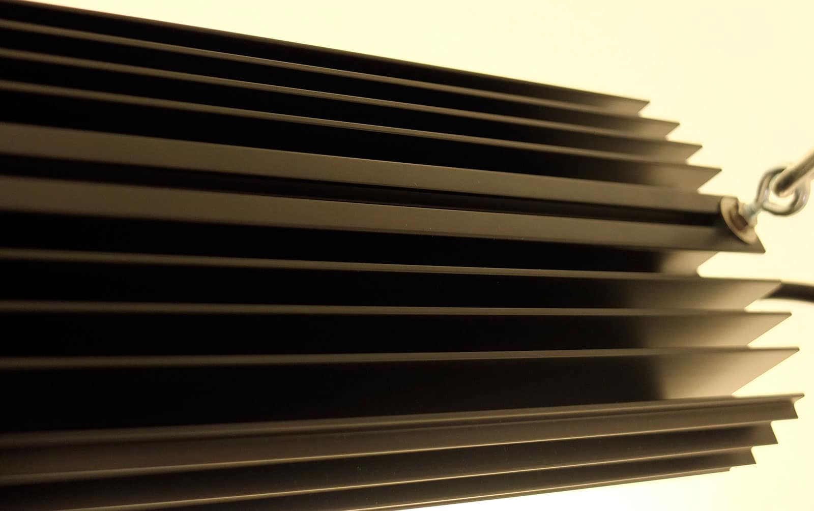 pro-emit-sunbar-150-betrieb-led-kuehlkoerper-von-oben-led-horticulture