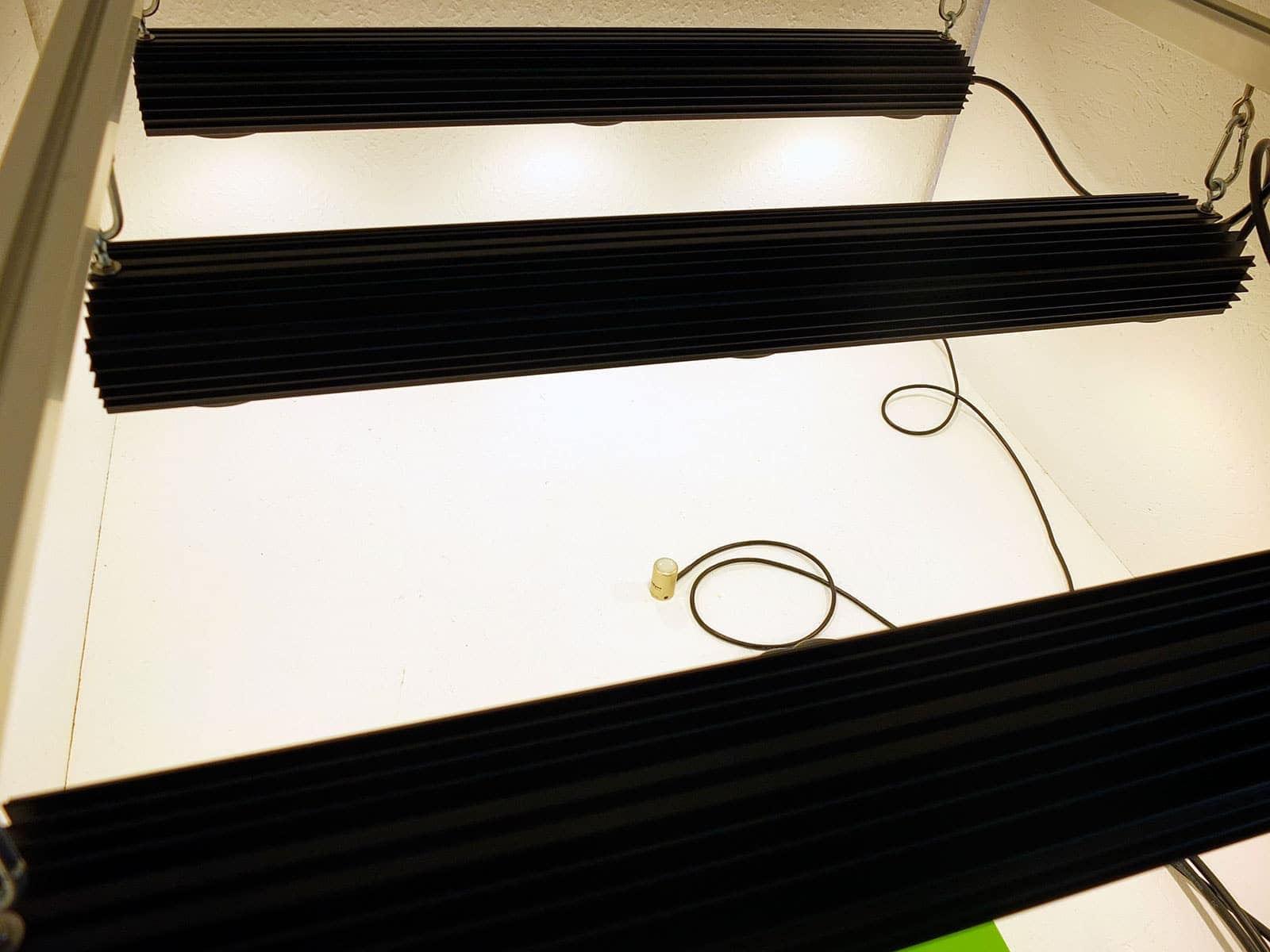 pro-emit-sunbar-450-bMessungtop-down-led-horticulture