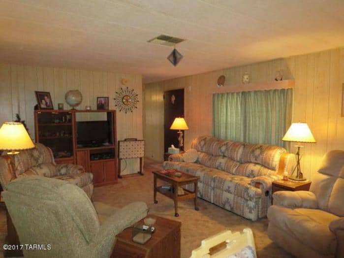 Fleetwood Festival / Broadmore Single Wide Living Room looking toward opposite side of kitchen - Favorite Classic Mobile Home Models of Mobile Home Experts